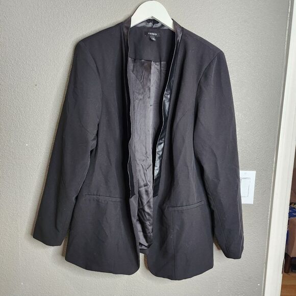Torrid Black Open Front Blazer - Picture 1 of 7